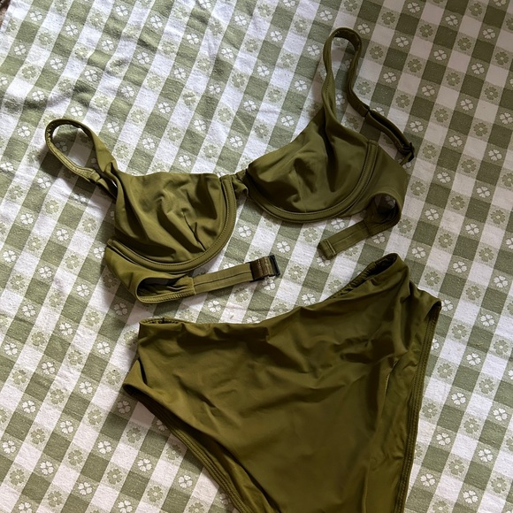 CUUP Two Piece Bikini Set in Fern, Size 2 Bottoms Size 3 Top - Picture 4 of 6